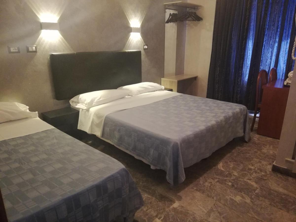 Hotel Guest Planet Rzym Zewnętrze zdjęcie