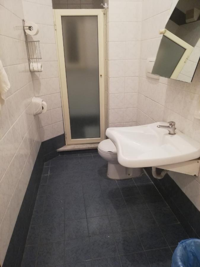 Hotel Guest Planet Rzym Zewnętrze zdjęcie